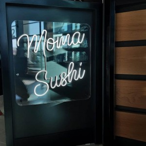 logo-neon-flex-moma-sushi--enseigne-signaletique.jpg